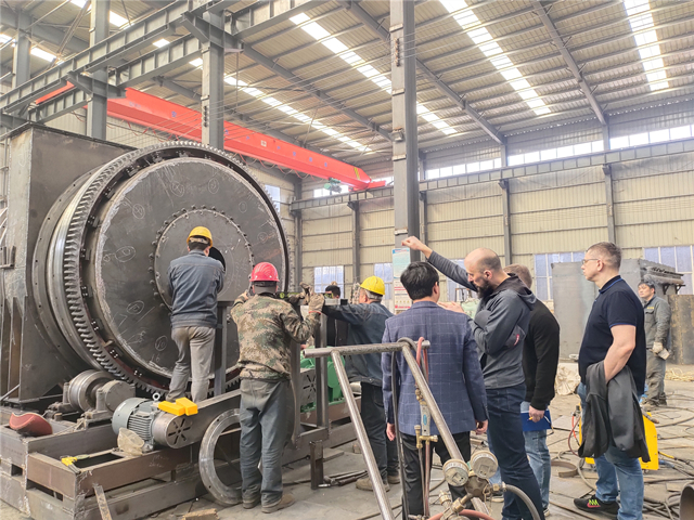 多功能連續式炭化設備受到俄羅斯客戶好評